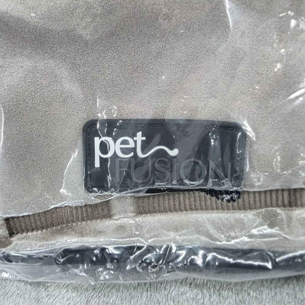 Pet Fusion Multipurpose Pet Glove for Grooming Trips to Vet Handling